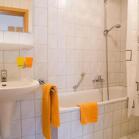 Gaestehaus St. Martin Зипплинген