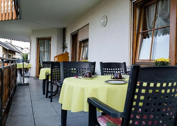 Gaestehaus St. Martin Bed and Breakfast 3*